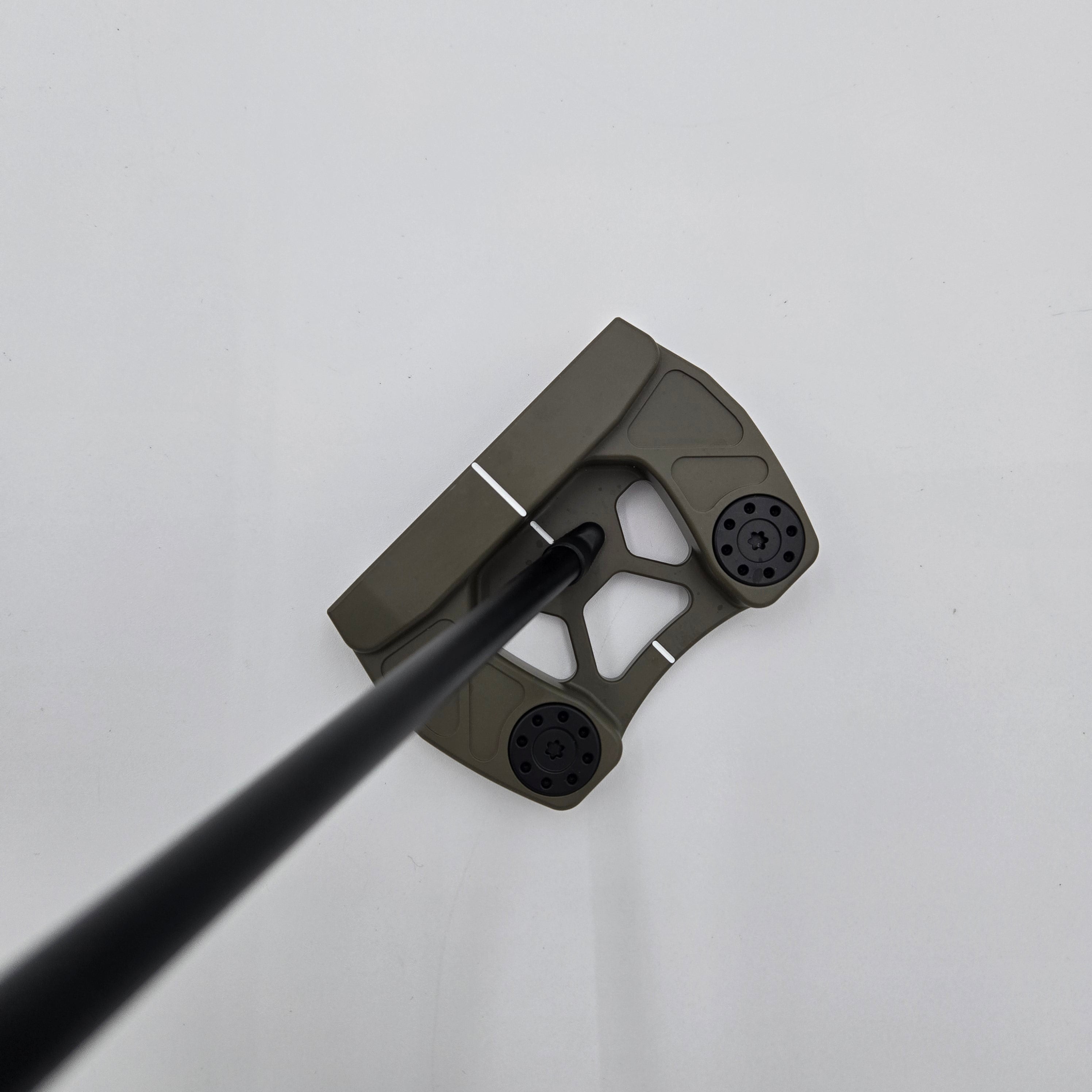 #107 Goliath CenterFire/ 35''/ Right Hand/ Olive Drab (8/10)