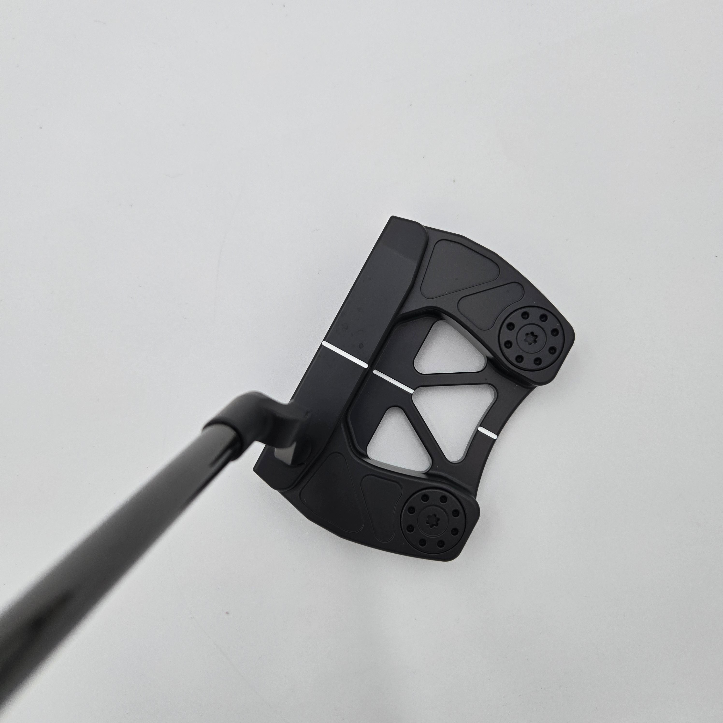 #109 Goliath/ 35''/ Right Hand/ Black (7/10)