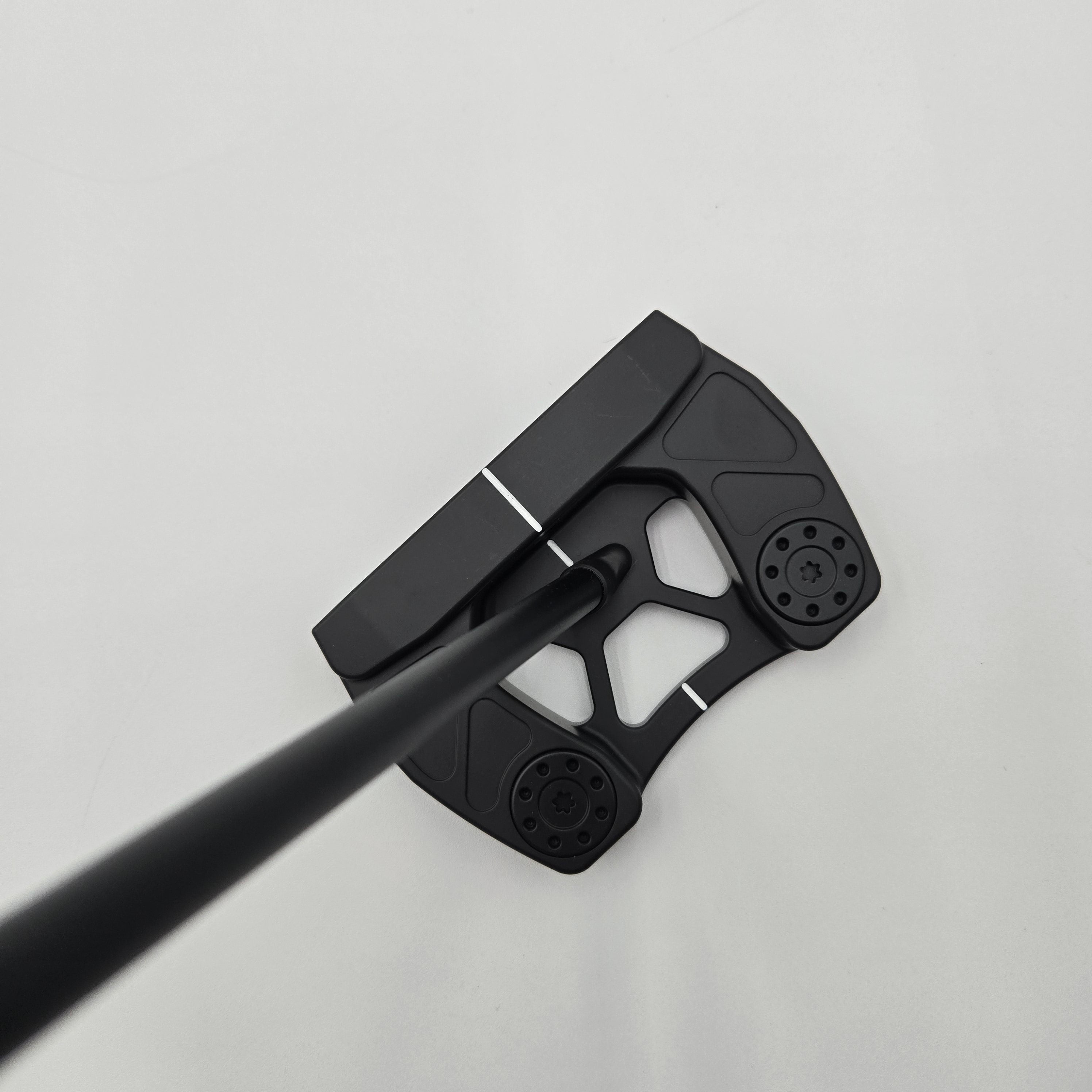 #111 Goliath CenterFire / 34''/ Right Hand/ Black (10/10)