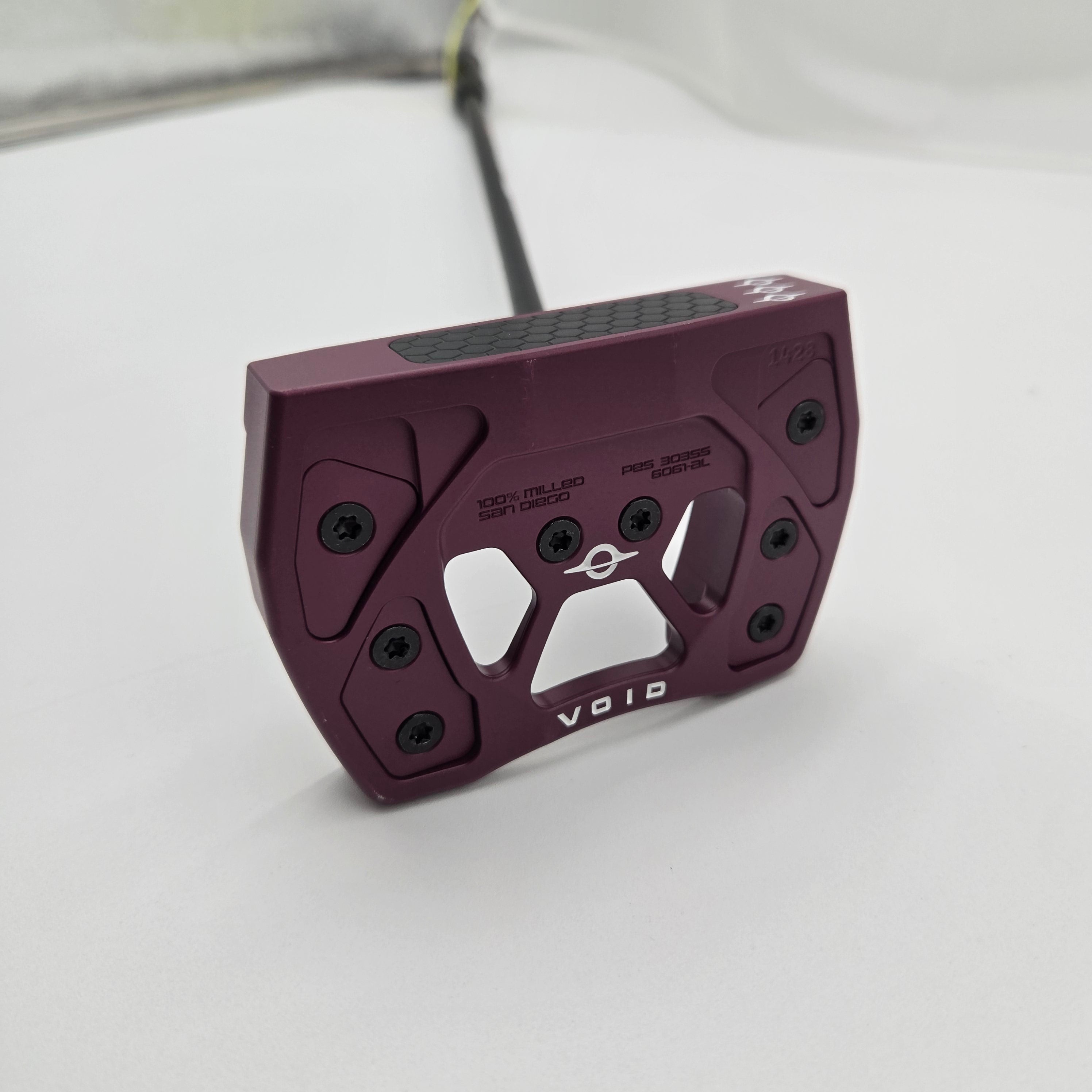 #116 Goliath CenterFire / 33''/ Right Hand/ Black Cherry (9/10)