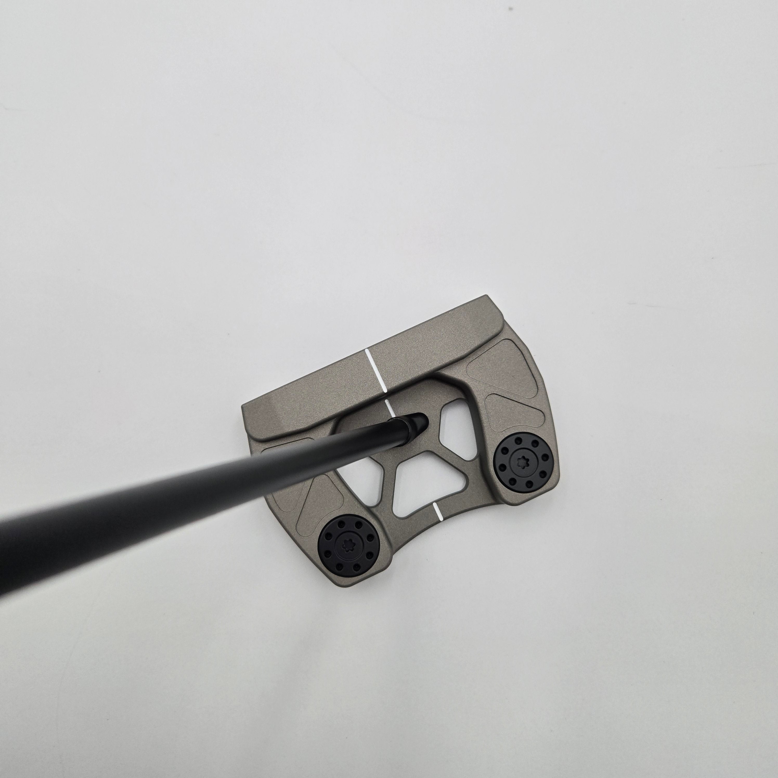 #117 Goliath CenterFire / 34''/ Right Hand/ Silver (10/10)